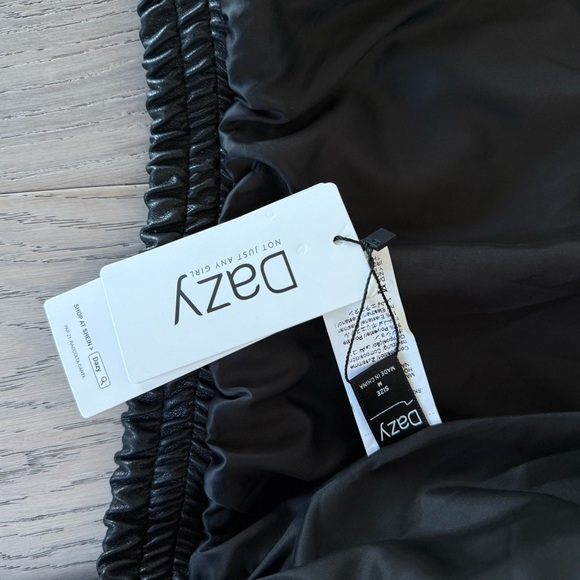 Black leather jacket - Picture 7 of 7